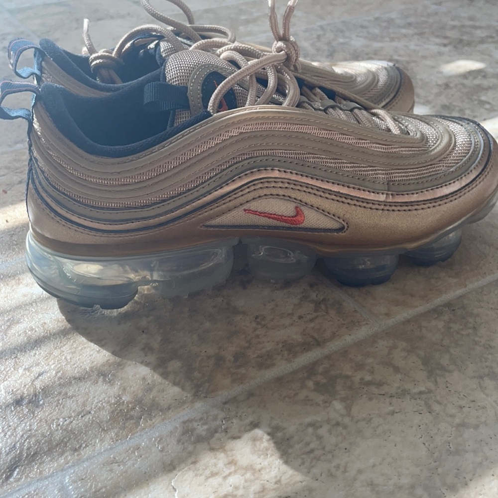 Nike gold vapor max